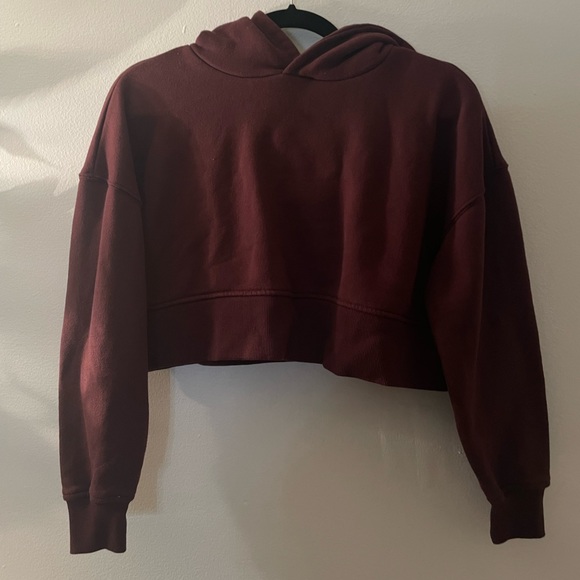 Forever 21 Sweaters - Burgundy cropped sweater